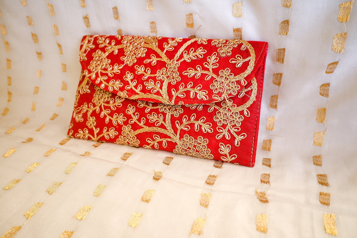 ‘Anoki’ Envelope Clutch - Red