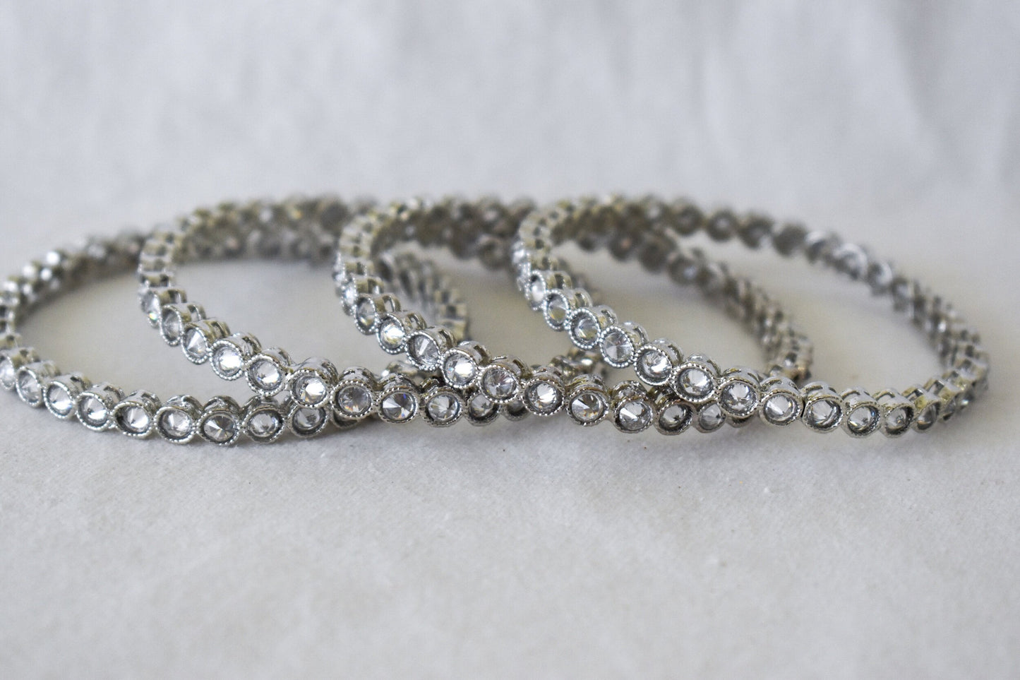 ‘Circle’ in Silver Polki Bangles