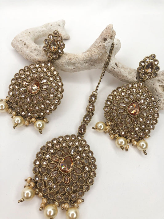 ‘Champagne Showers’ Polki Tikka Set