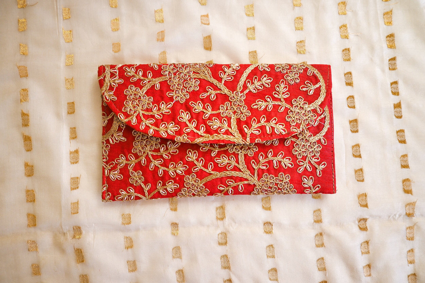 ‘Anoki’ Envelope Clutch - Red