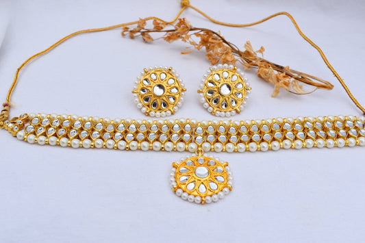 ‘Zahra’ Kundan Set