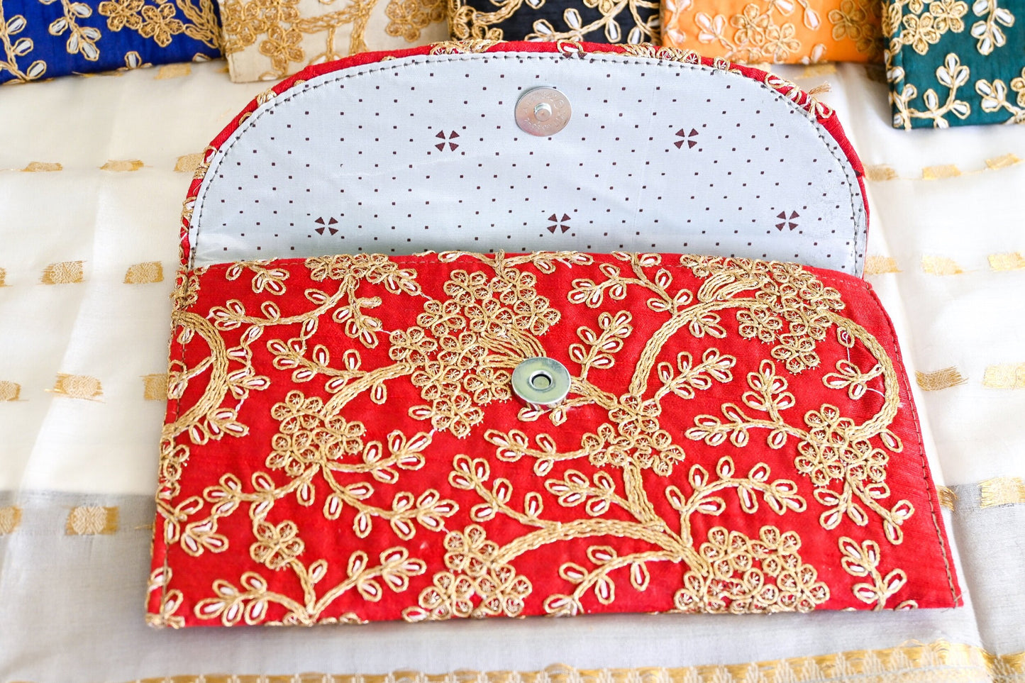 ‘Anoki’ Envelope Clutch - Red