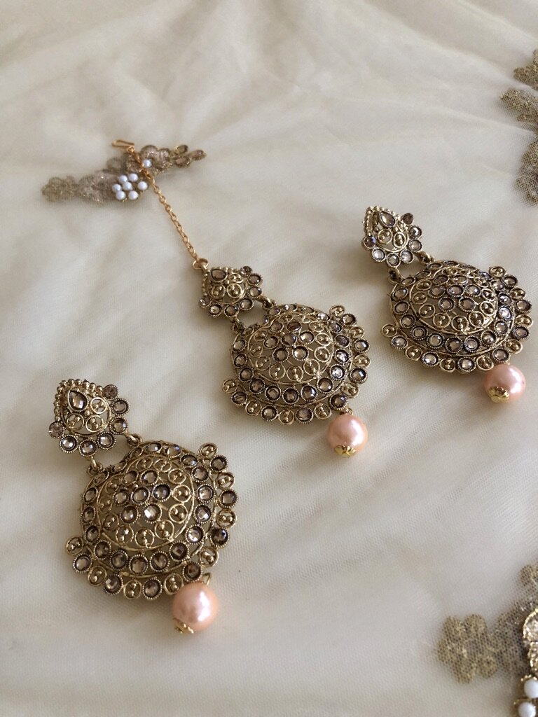 'Sapna' Tikka and Earrings Set