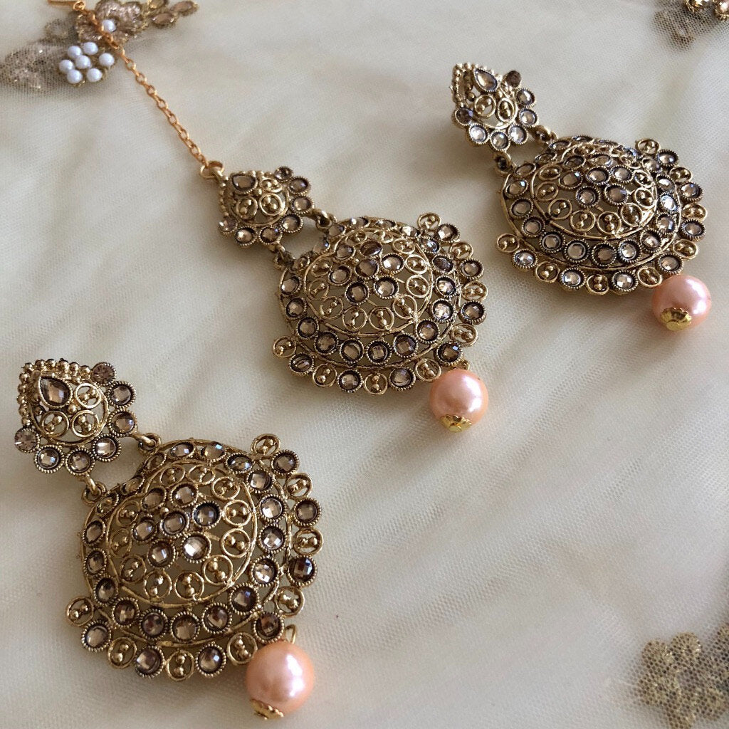 'Sapna' Tikka and Earrings Set