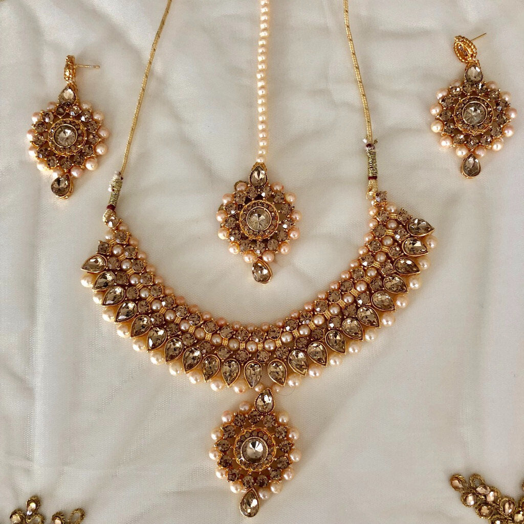 'Antara' Glamorous Full Set