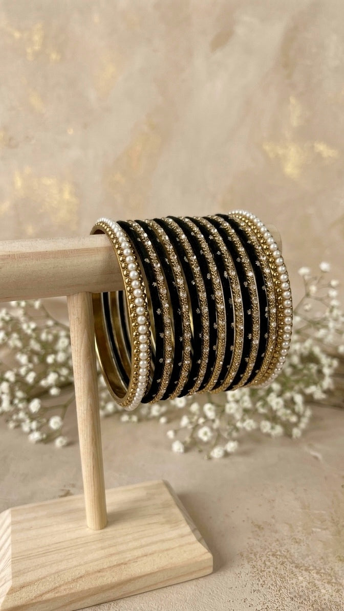 ‘Andheri’ Bangle Stack - Black