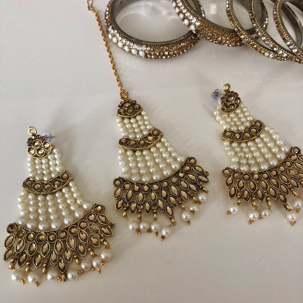 'Noor' Pearls Tikka and Earrings Set